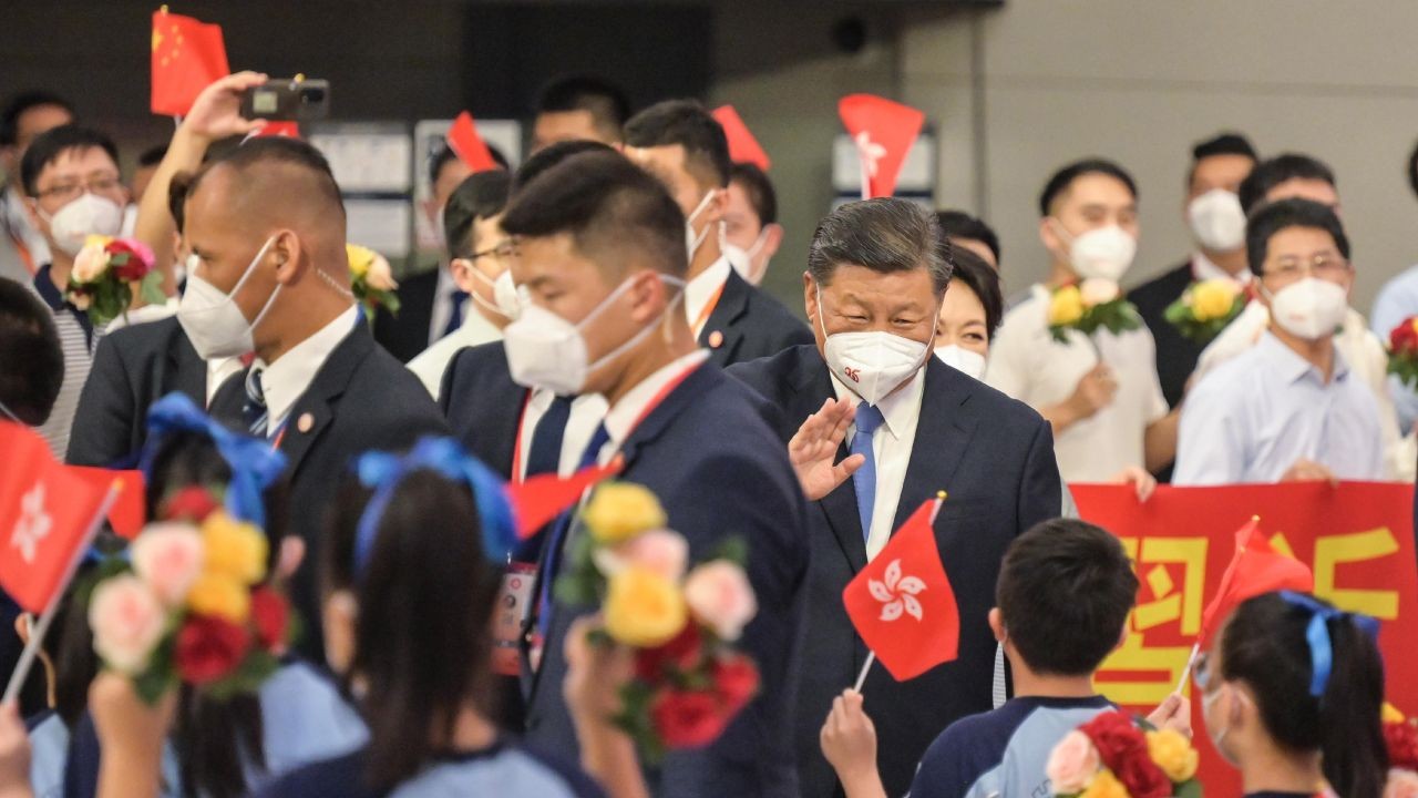 Presiden China Xi Jinping Bersama Istri Tiba Di Hong Kong Hari Ini 30 Juni 2022 Pukul 15:15